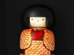 ORYOKI Kokeshi*Kokeshi: Dekofigur Aki no hi (M) Autumn Day