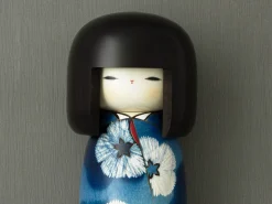 ORYOKI Kokeshi*Kokeshi: Holzfigur Aiko