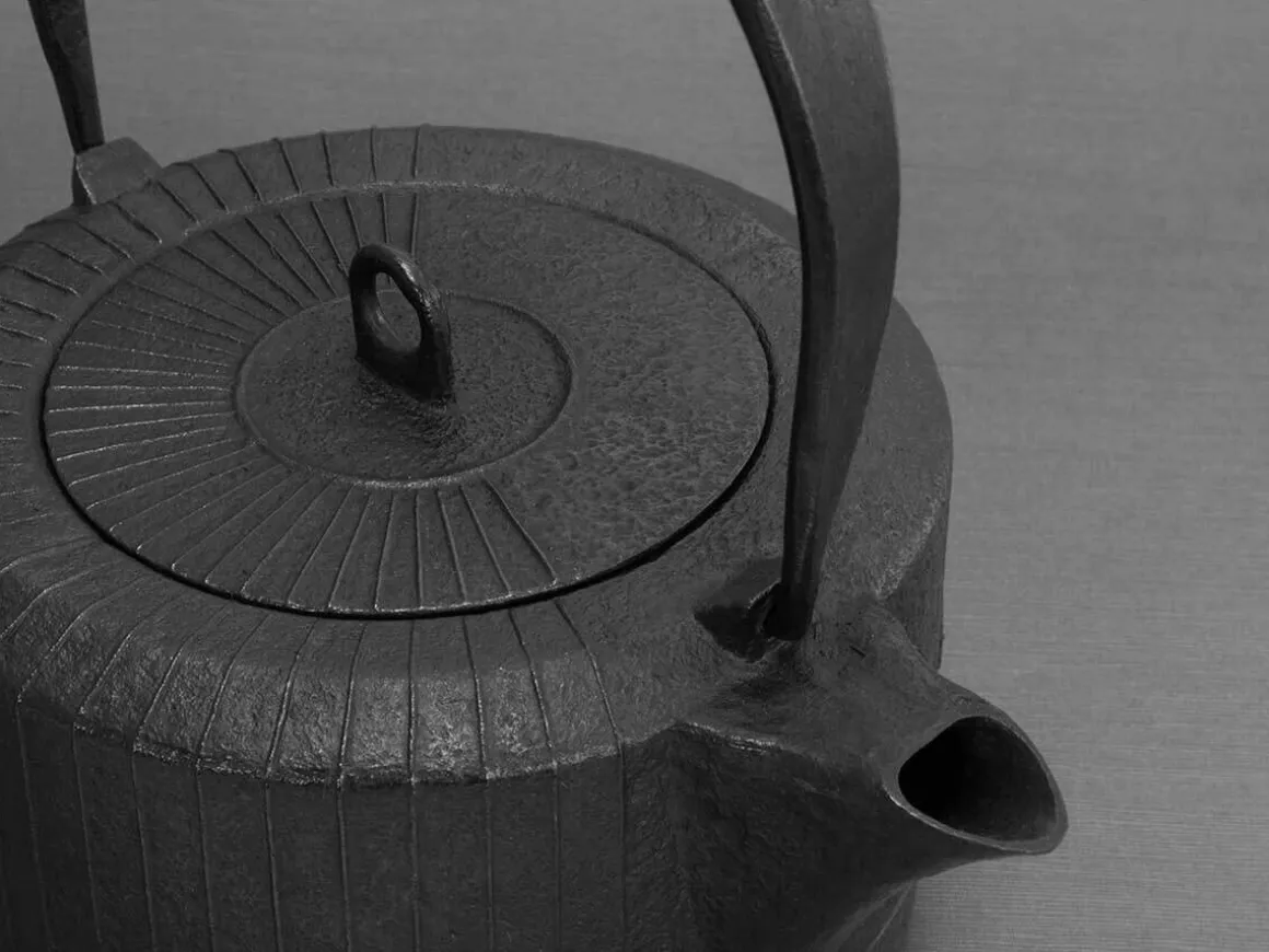 ORYOKI Tetsubin Gusseisen Wasserkessel*Nanbu Tetsubin Ray 1,6 L (IH), Saku Kiyoshige