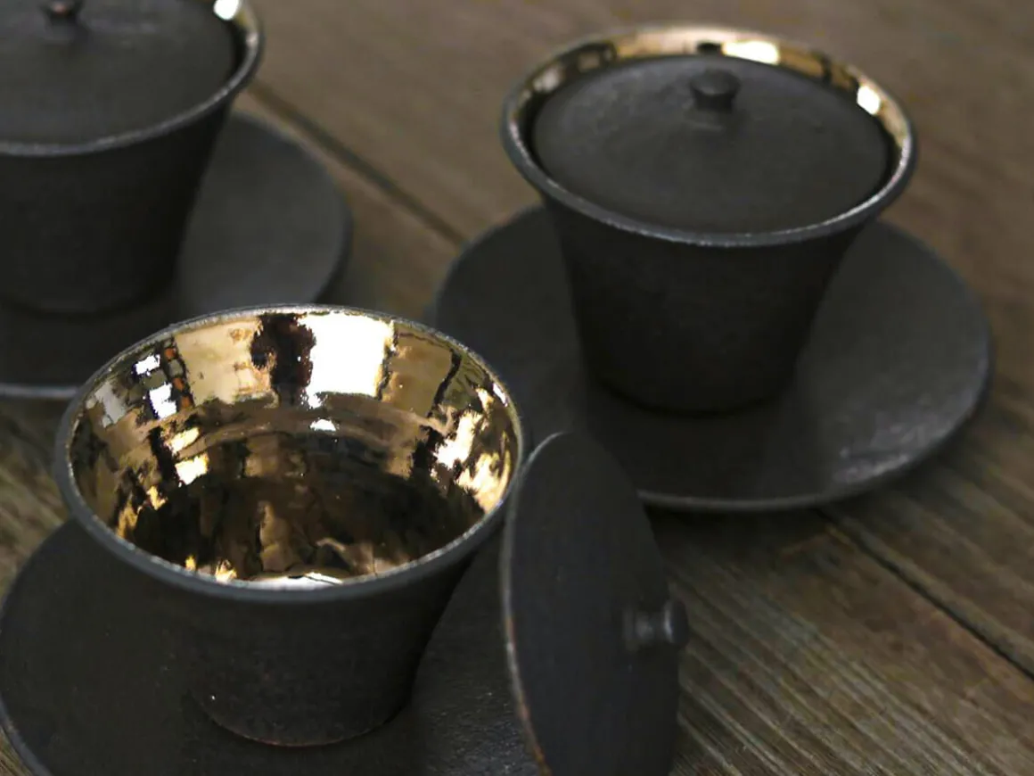 ORYOKI Teeschalen Und Becher*Teetasse Kuro Tsuya mit Untertasse und Deckel