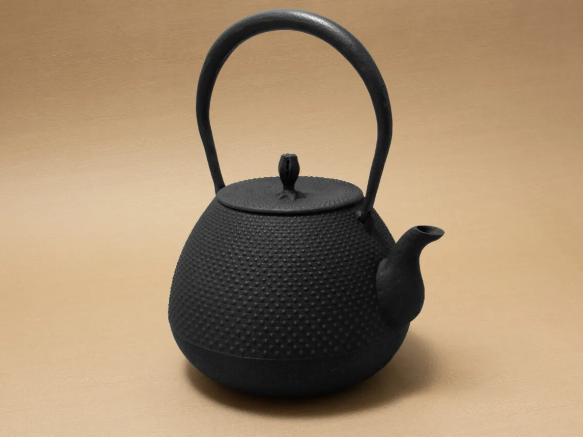 ORYOKI Tetsubin Gusseisen Wasserkessel*Tetsubin Aki no jitsu arare, 1,4 L