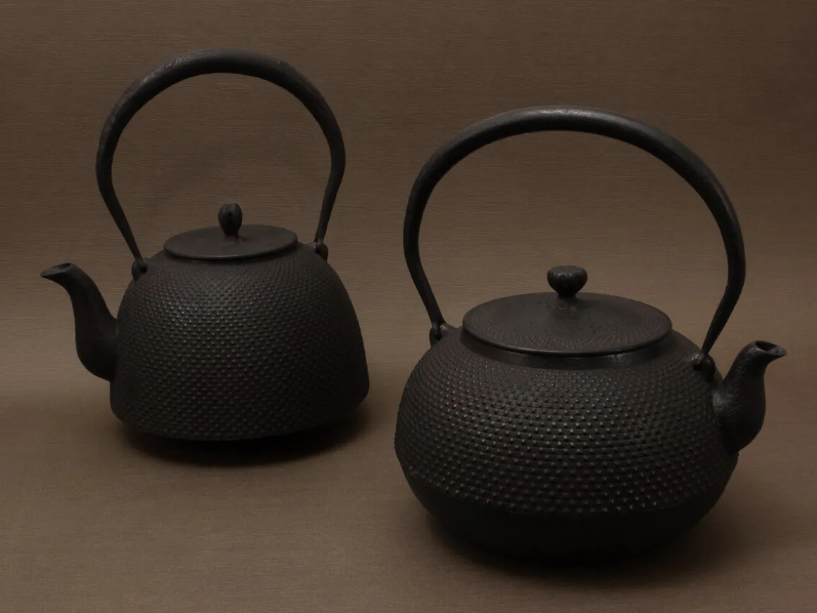 ORYOKI Tetsubin Gusseisen Wasserkessel|Teegeschirr*Tetsubin Torayama Nanbu Hiramaru Arare 2,0 Liter